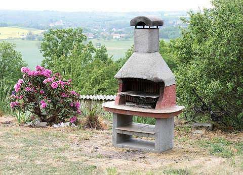 Grillplatz mit großer Wiese